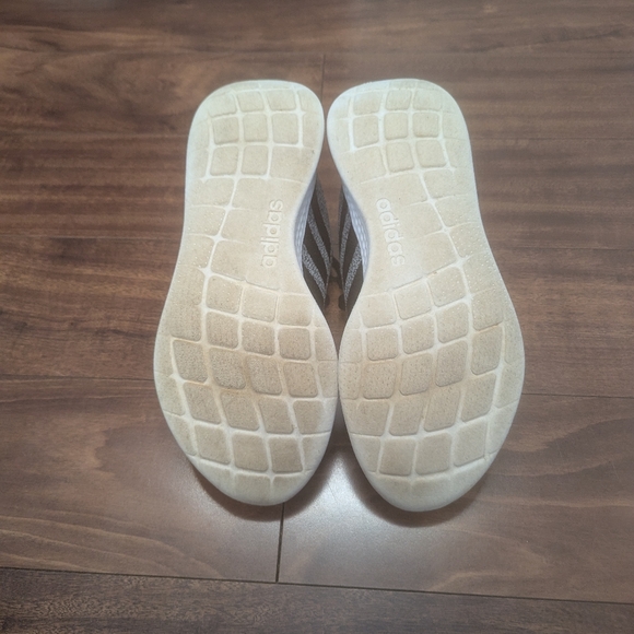 Adidas Women's Gray Running Shoes - Picture 7 of 11